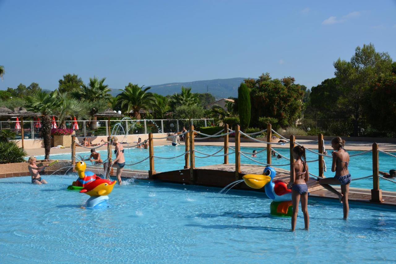 Luxe Chalet Voor 5 Personen Op Camping Lei Suves - Joycasa Hotel Roquebrune-sur Argens Kültér fotó